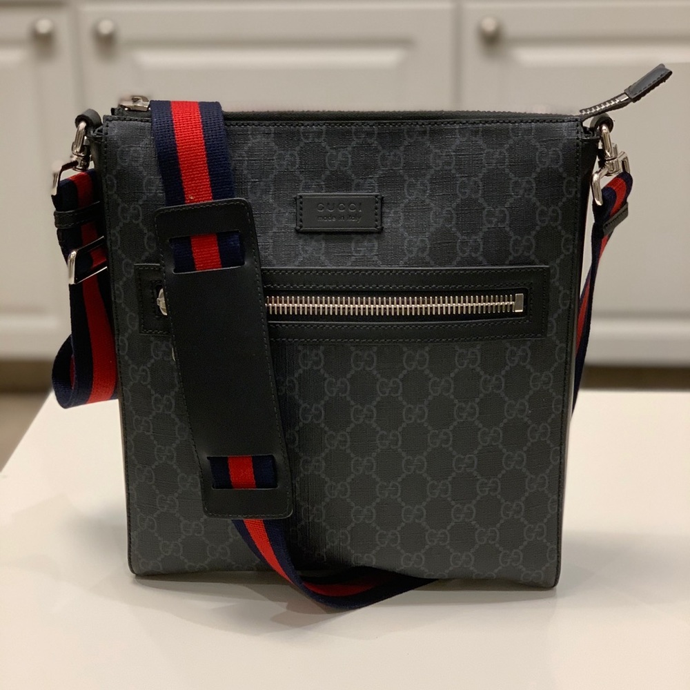 Gucci GG Supreme Messenger Bag